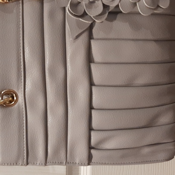 Light Gray Bag - Picture 2 of 8